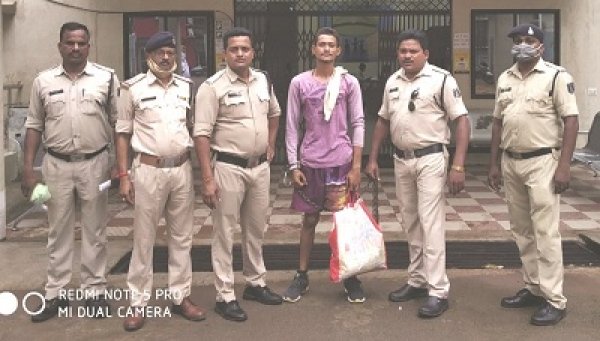 चंद घंटे के अंदर चाकूबाज के आरोपी को तत्काल पुलिस ने गिरफ्तार किया