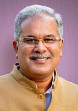 खाद की जमाखोरी करने वालों को ब्लैकलिस्टेड करें- मुख्यमंत्री बघेल