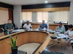 वाहनों में हाई सिक्योरिटी नंबर प्लेट हेतु वर्चुअल समीक्षा बैठक परिवहन अधिकारियों एवं अनुबंधित कंपनियों को कार्य में तेजी लाने के निर्देश