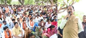 आम की छांव में मुख्यमंत्री की चौपाल, खाट पर बैठ सुनी ग्रामीणों की समस्याएं