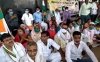 रेलवे के निजीकरण के विरोध में बक्सर में राजनीतिक दलों ने किया प्रदर्शन