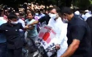 ब्रेकफास्‍ट मीटिंग, साइकिल प्रोटेस्‍ट   संसद गतिरोध को लेकर‍ विपक्ष का आक्रामक अंदाज