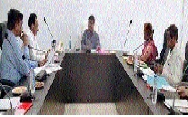 आयुक्त दुर्ग संभाग की अध्यक्षता में चिकित्सा महाविद्यालय राजनांदगांव के स्वशासी समिति के प्रबंध कारिणी की बैठक सम्पन्न