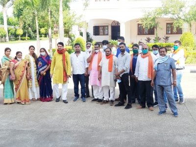 आदिवासी को न्याय दिलाने मुख्यमंत्री व पूर्व मुख्यमंत्री को ज्ञापन देने पहुँचे भाजपाई, तहसीलदार पर कार्यवाही की मांग