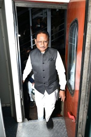 डबल इंजन की सरकार में तेज रफ्तार से चल रही है छत्तीसगढ़ में विकास की रेल - मुख्यमंत्री विष्णुदेव साय