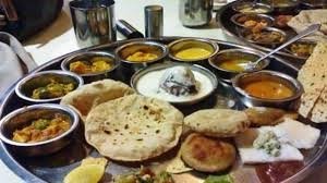 भगवान का प्रसाद है अन्न, कभी न करें अनादर