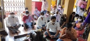 महापौर देवेन्द्र के स्वास्थ्य लाभ के लिए दुग्ध अभिषेक