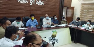 बिना अनुमति हो रहे आयोजनों पर करें सख्त कार्रवाई, कलेक्टर ने दिए निर्देश