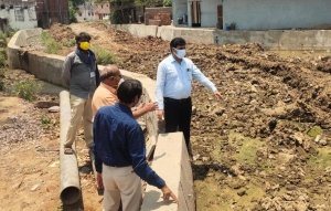 शहर के मध्य में नहीं होगा जलभराव की स्थिति-महापौर 30 प्रतिशत कार्य पूर्ण, चौड़ाई के साथ शंकर नाला का हो रहा निर्माण