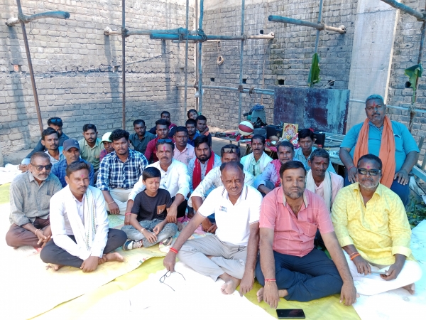 राजनांदगांव में विश्वकर्मा पूजा हर्षोल्लास के साथ मनाई गई श्रमिकों और मिस्त्रियों ने कंस्ट्रक्शन साइट पर की भगवान विश्वकर्मा की विधिवत पूजा