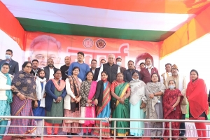 : मुख्यमंत्री ने मेहनतकश मजदूर भाई-बहनों के साथ की नये वर्ष की शुरूआत