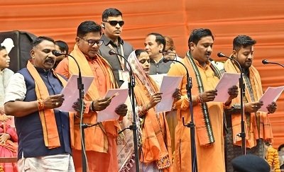 नगर निगम रायपुर के नव निर्वाचित महापौर एवं पार्षदों का शपथ ग्रहण सम्पन्न