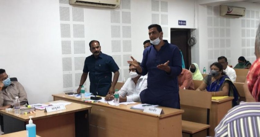 कोसानाला पर एक नही विपक्ष का मत, आपस मे उलझे सभापति एवँ विपक्षी पार्षद, मेयर ने कहा भावनाओ की राजनीति न करें, आप शहर का विकास ही नही चाहते*