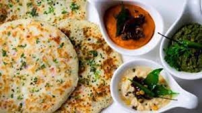 झटपट 10 मिनट में बनकर हो जाता है तैयार सूजी उत्तपम, नोट करें ये हेल्दी रेसिपी
