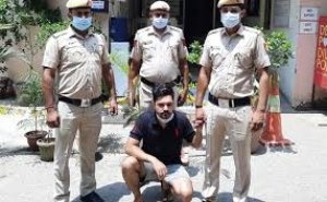 सवारी बनकर बैठे लुटेरे ने ऑटो वाले के लगाई पिस्टल, जेब से 85 रुपये निकलने पर भड़का, बोला...