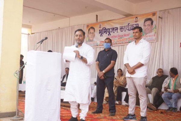 करोड़ों की लागत से घासीदास नगर एवं हाउसिंग बोर्ड में होंगे विकास कार्य, कैबिनेट मंत्री श्री गुरु रूद्र कुमार ने किया भूमिपूजन