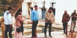 मिशन जल रक्षा : कलेक्टर ने ग्रामीण क्षेत्रों में जल संरक्षण संरचनाओं का किया गहन निरीक्षण