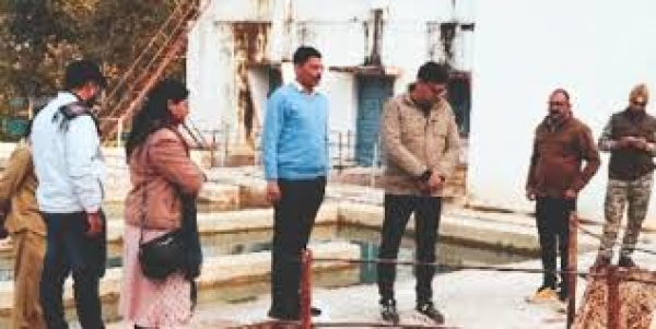मिशन जल रक्षा : कलेक्टर ने ग्रामीण क्षेत्रों में जल संरक्षण संरचनाओं का किया गहन निरीक्षण