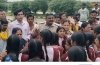 एकलव्य स्कूल की 30 से ज्यादा छात्राओं ने उठाया बड़ा कदम, 20-30 किमी पैदल निकलीं कलेक्टर से मिलने!