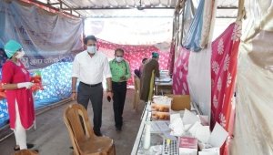 कोविड टीकाकरण केंद्रों का निगम आयुक्त ऋतुराज रघुवंशी ने किया निरीक्षण