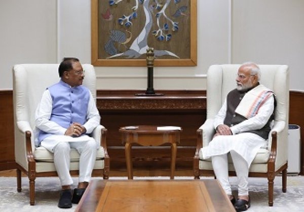 मुख्यमंत्री विष्णुदेव साय की प्रधानमंत्री नरेंद्र मोदी से मुलाकात 