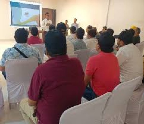 भारत के विभिन्न राज्यों से आये पर्यटन प्रचारकों ने किया जंगल सफारी का भ्रमण
