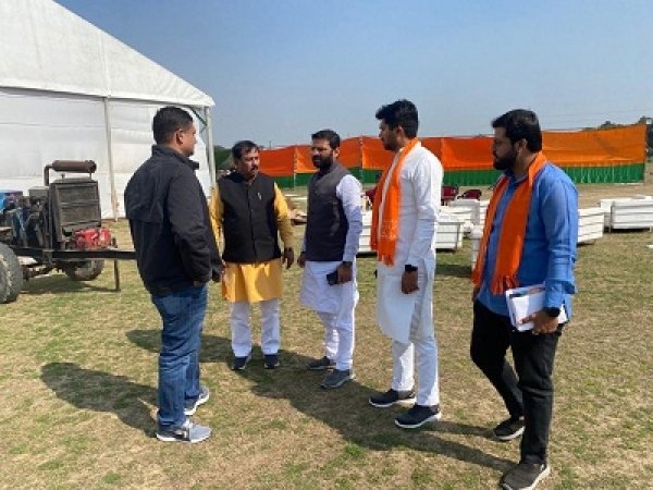 पीएम मोदी की सभा के तैयारियों का जायजा सांसद विजय बघेल ने भाजपा ने विजय बघेल को जालंधर लोकसभा की सौँपी है जिम्मेदारी