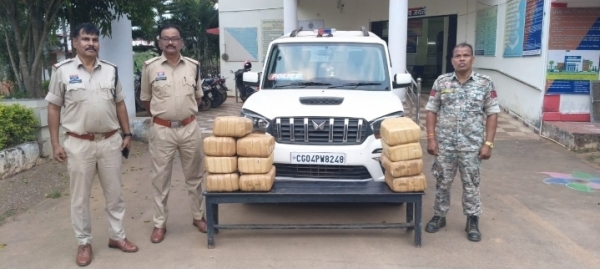 नशे के कारोबार पर नगरनार पुलिस का बड़ा प्रहार, 56 किलो गांजा के साथ वाहन ज़ब्त