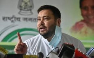 तेजस्वी का चुनावी दांव- 'पहली कैबिनेट में पहली कलम से बिहार के 10 लाख युवाओं को देंगे जॉब'