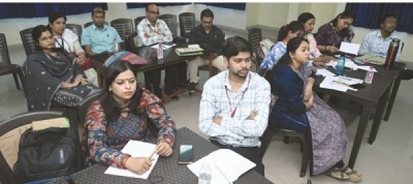 स्वरूपानंद महाविद्यालय में औद्योगिक भ्रमण के साथ सात दिवसीय अटल बेसिकएफडीपी का हुआ समापन