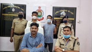 कोतवाली पुलिस के सूझ बुझ से आखिर फर्जी अधिकारी बन चालान काटने वालो गिरोह का हुवा पर्दाफाश