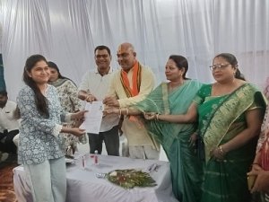 आवेदक अगर आवेदन भरने में त्रुटि करे तो अधिकारी मार्गदर्शन करे  - ललित चंद्राकर
