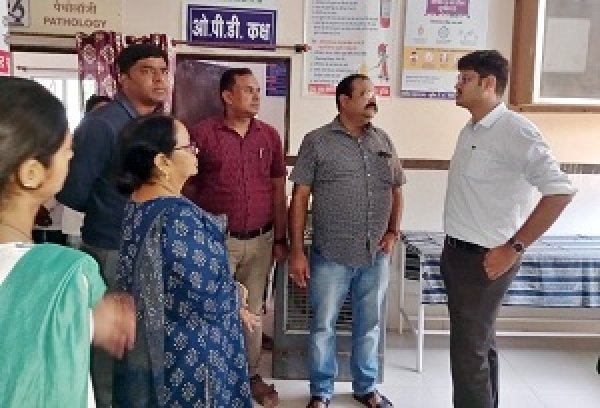 नवपदस्थ कलेक्टर ने एसपी के साथ हेल्थ एंड वेलनेस सेंटरों का निरीक्षण कर स्वास्थ्य सुविधाओं का लिया जाएजा