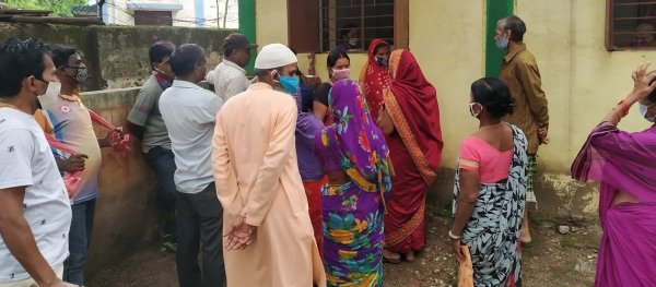 दूसरे के मोबाइल नंबर से वेक्सिन का पहला डोज लगवाने वाले मुसीबत में