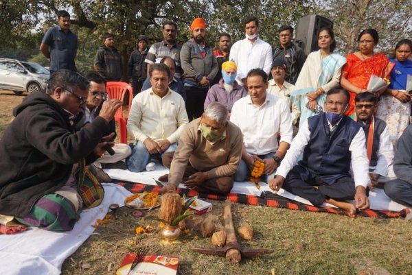 सेक्टर एक के दोनो वार्डों में होंगे कई विकास कार्य महापौर देवेंद्र यादव ने किया भूमिपूजन