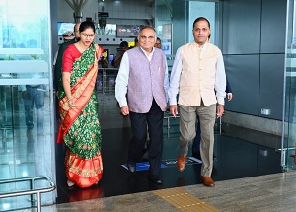 भारत निर्वाचन आयोग के अधिकारीगण रायपुर पहुंचे, विधानसभा आम निर्वाचन की तैयारियों की करेंगे समीक्षा