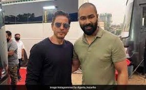 शाहरुख खान ने शुरू की पठान की शूटिंग! धांसू अंदाज में दिखे बॉलीवुड के बादशाह
