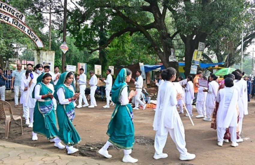 नुक्कड़ नाटक और रंगोली से गूंजा सेवा का संकल्प :विद्यार्थियों ने स्वच्छता, पर्यावरण संरक्षण, आत्मनिर्भरता और राष्ट्र निर्माण का दिया संदेश