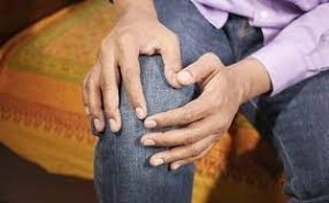 इन फलों के खाने से जोड़ों में जमा Uric acid हो जाएंगे खत्म, यहां पर दिए गए हैं उन फ्रूट्स के नाम