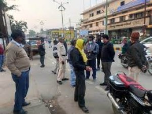 कोरोना के गाइडलाइन का पालन नहीं करने वालों पर किया जा रहा है चलानी कार्यवाही