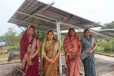 बिहान की सोलर दीदियों ने बढ़ाया आत्मनिर्भरता की ओर कदम
