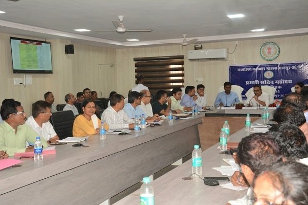 शिक्षा, स्वास्थ्य, पोषण, महिला स्वालंबन, किसान समृद्धि के क्षेत्र में बनायें व्यापक कार्य योजना-प्रभारी सचिव श्री जयप्रकाश मौर्य