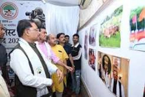तस्वीरों ने ताजा कीं मुख्यमंत्री श्री विष्णुदेवसाय की पुरानी यादें : मुख्यमंत्री श्री विष्णुदेव साय &lsquo;दृश्य संवाद 2026&rsquo; के समापन समारोह में हुए शामिल