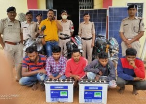 बैटरी,सोलर प्लेट चोरी के 05 आरोपी पकड़ाए
