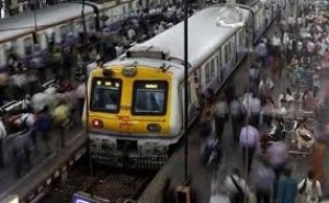 मुंबई लोकल में सफर के लिए बना डाले फर्जी QR कोड, ऐसे हुआ भंडाफोड़