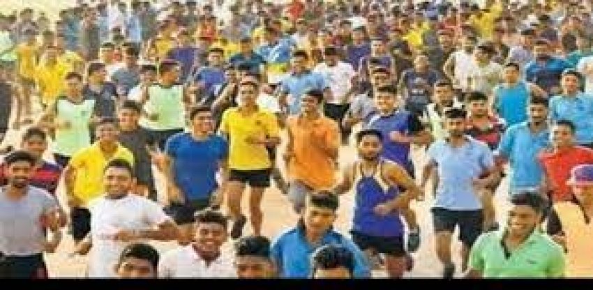 जिला स्तरीय मैराथन दौड़ एवं नशा मुक्त अभियान के तहत मनाया गया जन्मदिन ...