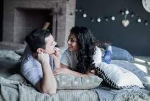 रात में पार्टनर के करीब आने से पहले भूलकर भी न खाएं ये पांच चीजें