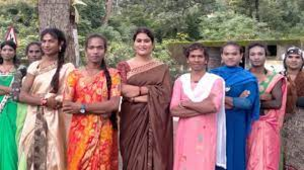 बस्तर में अब नक्सलियों से लोहा लेंगे थर्ड जेंडर, 'बस्तर फाइटर्स' के लिए चुने गये 2100 कांस्टेबल में 9 ट्रांसजेंडर