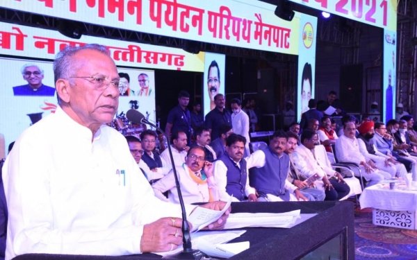 मैनपाट पर्यटकों की पहली पसंद : पर्यटन मंत्री साहू