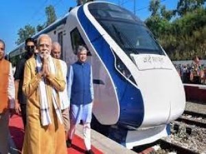 प्रधानमंत्री नरेन्द्र मोदी आज नौ वंदे भारत ट्रेन को दिखाएंगे हरी झंडी